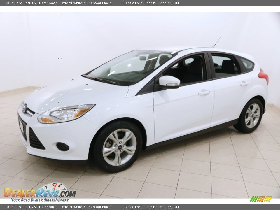 2014 Ford Focus SE Hatchback Oxford White / Charcoal Black Photo #3