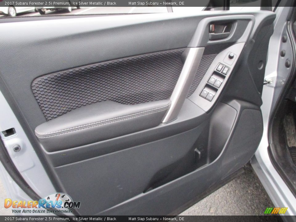 2017 Subaru Forester 2.5i Premium Ice Silver Metallic / Black Photo #14