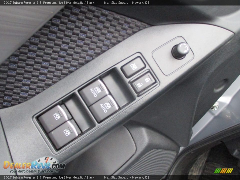 2017 Subaru Forester 2.5i Premium Ice Silver Metallic / Black Photo #15