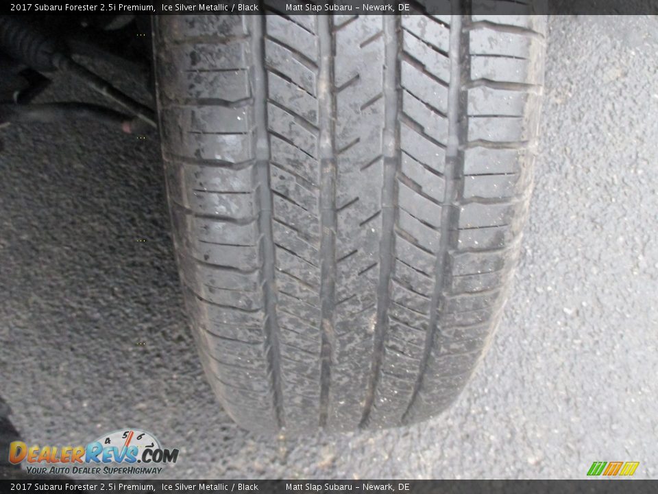 2017 Subaru Forester 2.5i Premium Ice Silver Metallic / Black Photo #24