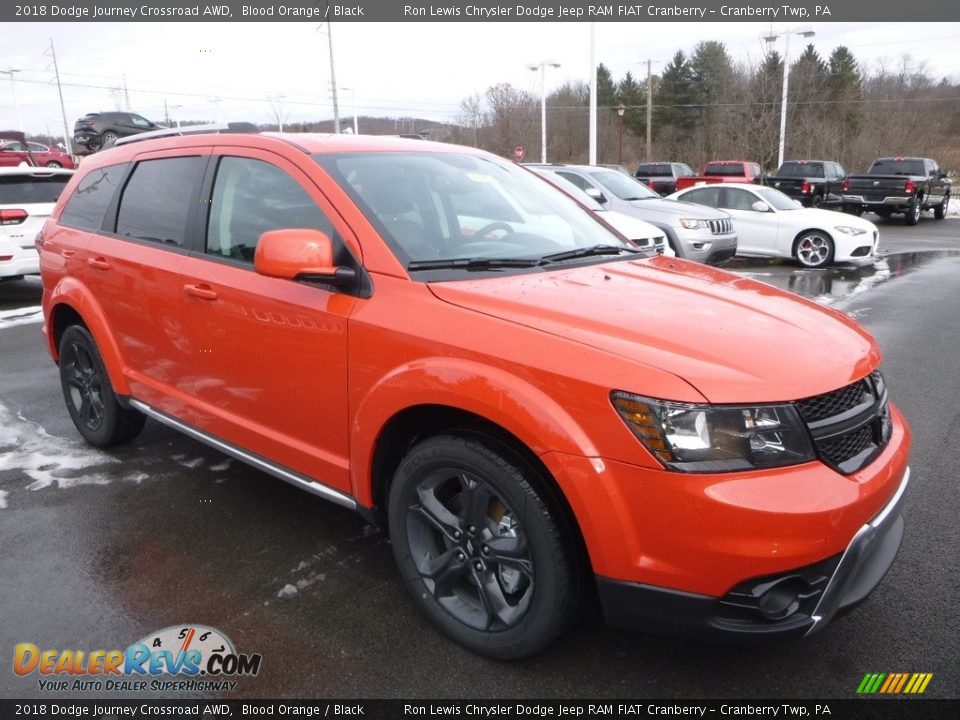 Front 3/4 View of 2018 Dodge Journey Crossroad AWD Photo #7