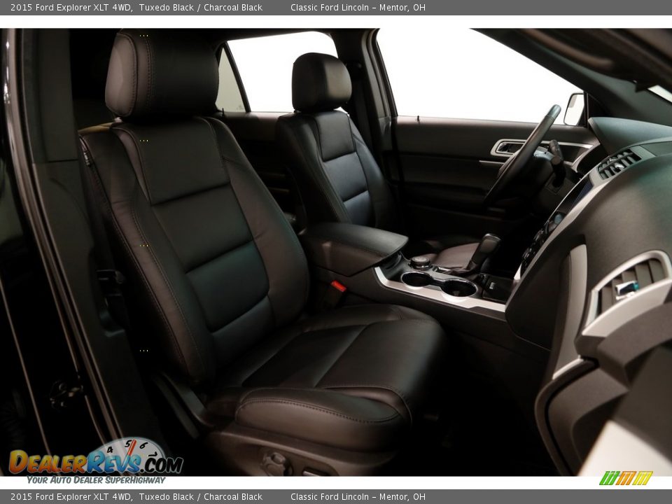 2015 Ford Explorer XLT 4WD Tuxedo Black / Charcoal Black Photo #14