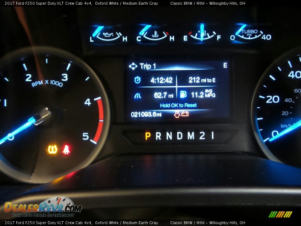 2017 Ford F250 Super Duty XLT Crew Cab 4x4 Oxford White / Medium Earth Gray Photo #7