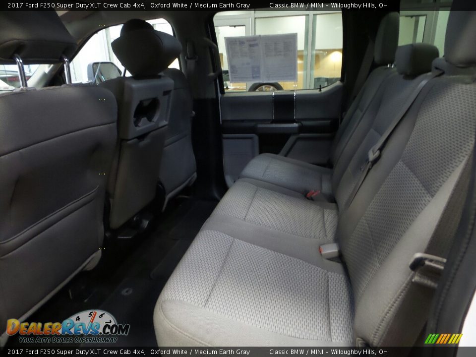 2017 Ford F250 Super Duty XLT Crew Cab 4x4 Oxford White / Medium Earth Gray Photo #10