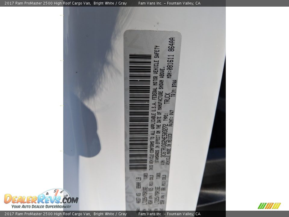 2017 Ram ProMaster 2500 High Roof Cargo Van Bright White / Gray Photo #12