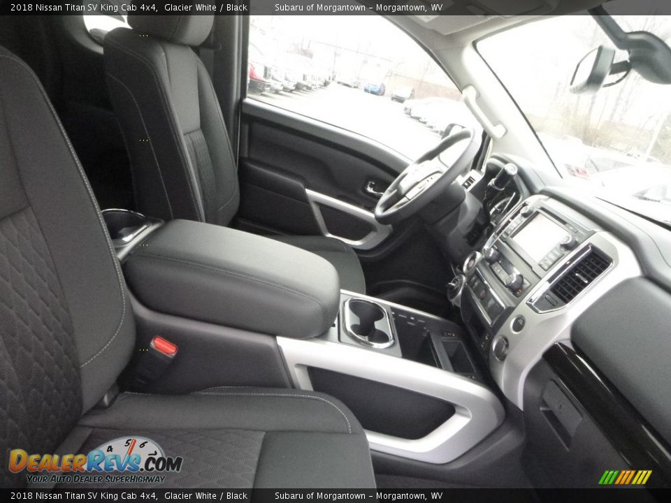 Front Seat of 2018 Nissan Titan SV King Cab 4x4 Photo #3