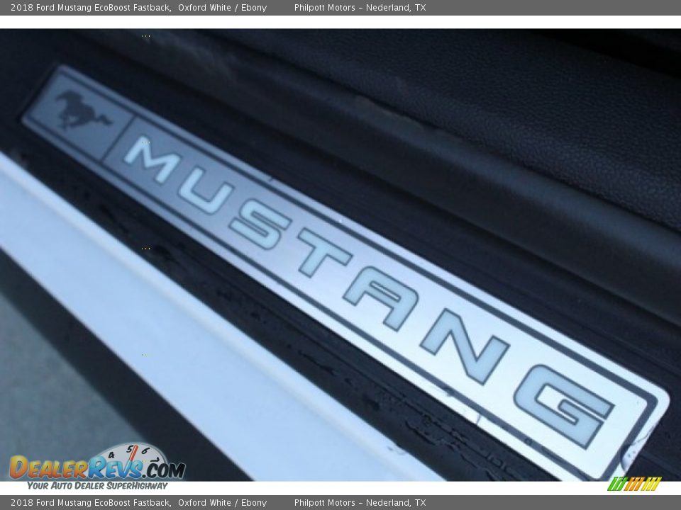 2018 Ford Mustang EcoBoost Fastback Oxford White / Ebony Photo #33