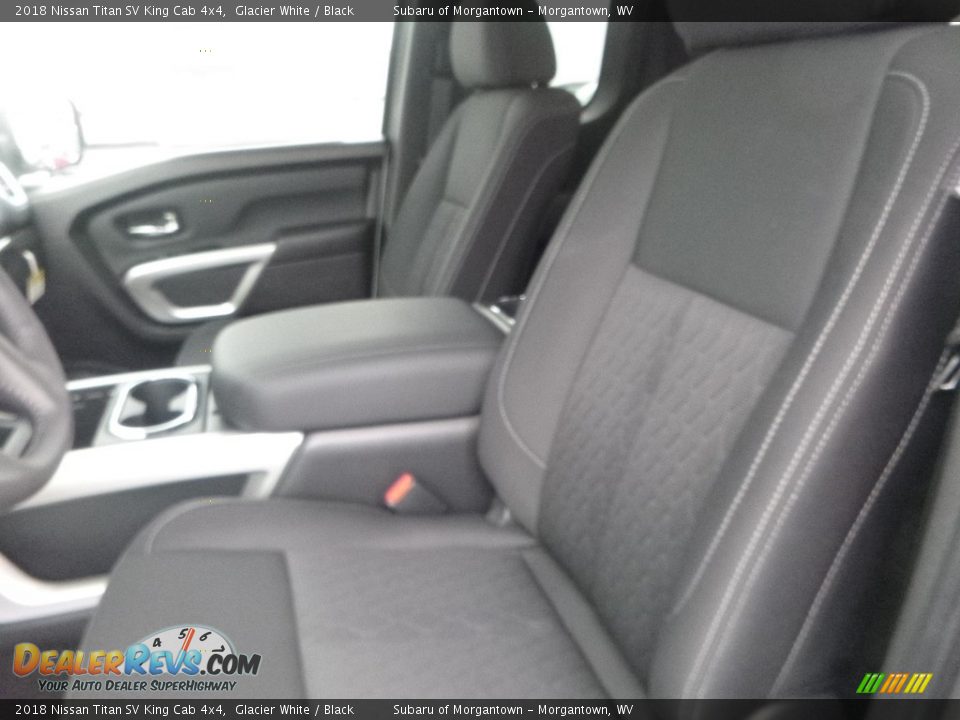2018 Nissan Titan SV King Cab 4x4 Glacier White / Black Photo #14