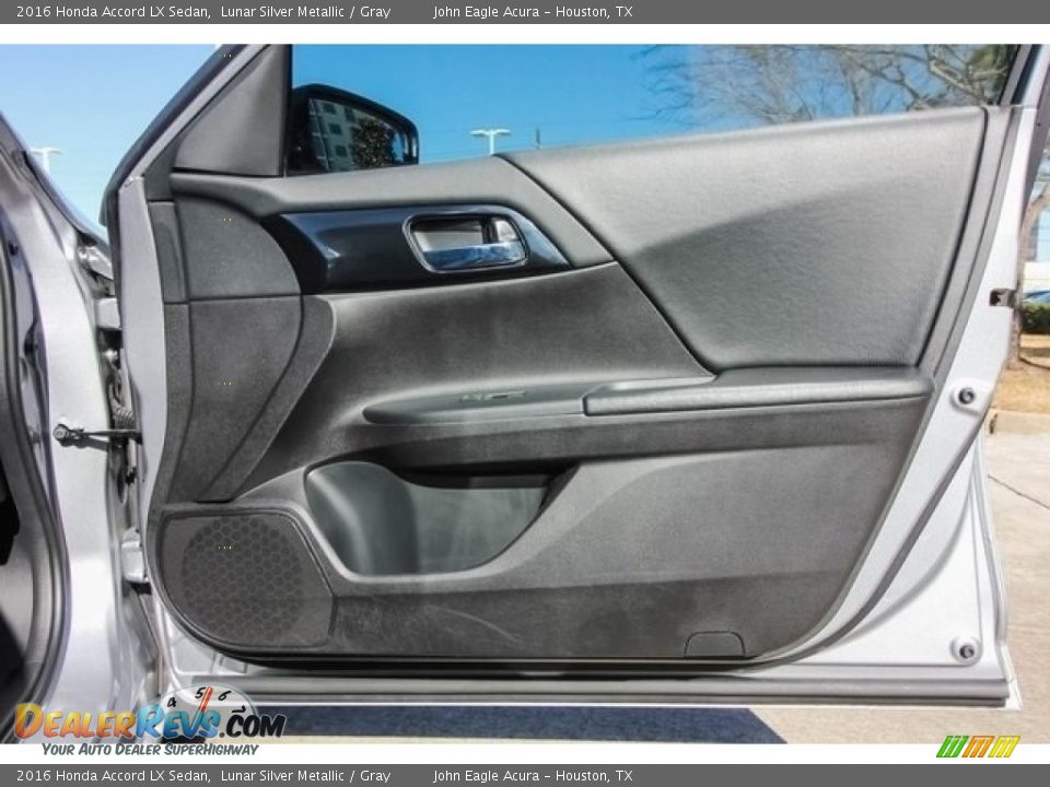 2016 Honda Accord LX Sedan Lunar Silver Metallic / Gray Photo #24