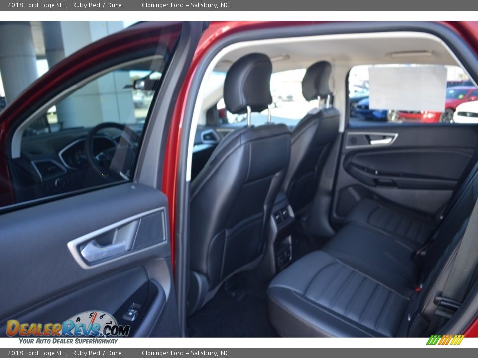 2018 Ford Edge SEL Ruby Red / Dune Photo #8