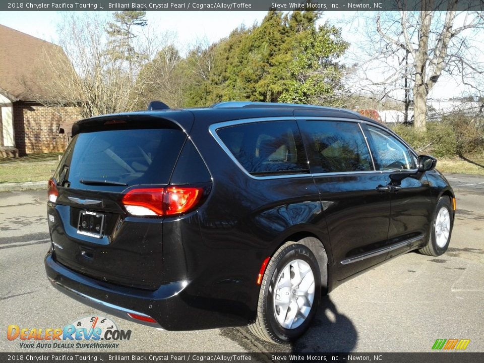 2018 Chrysler Pacifica Touring L Brilliant Black Crystal Pearl / Cognac/Alloy/Toffee Photo #6