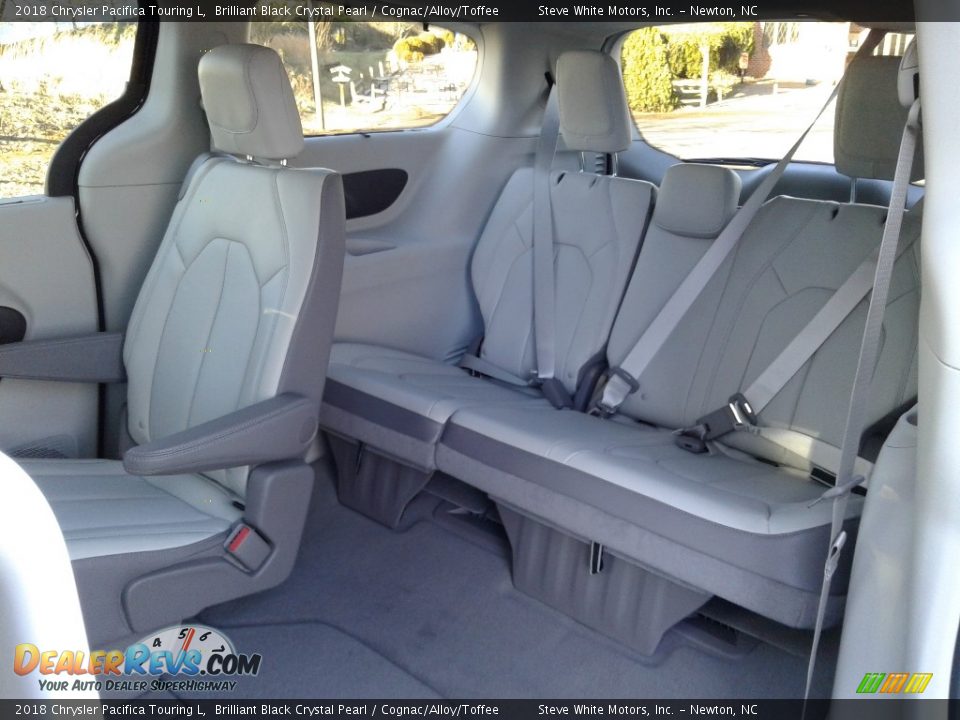 2018 Chrysler Pacifica Touring L Brilliant Black Crystal Pearl / Cognac/Alloy/Toffee Photo #12