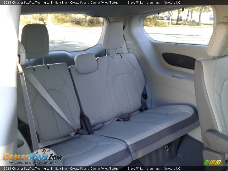 2018 Chrysler Pacifica Touring L Brilliant Black Crystal Pearl / Cognac/Alloy/Toffee Photo #15