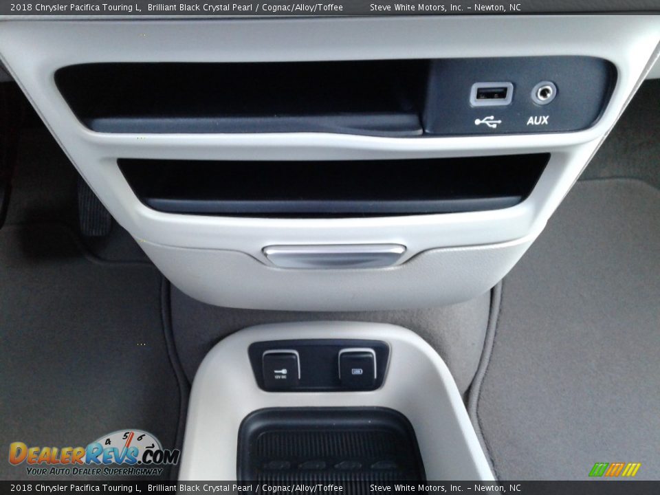 2018 Chrysler Pacifica Touring L Brilliant Black Crystal Pearl / Cognac/Alloy/Toffee Photo #30