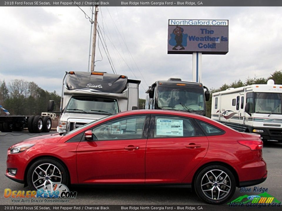 2018 Ford Focus SE Sedan Hot Pepper Red / Charcoal Black Photo #2