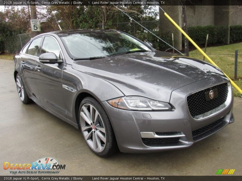 Front 3/4 View of 2018 Jaguar XJ R-Sport Photo #2