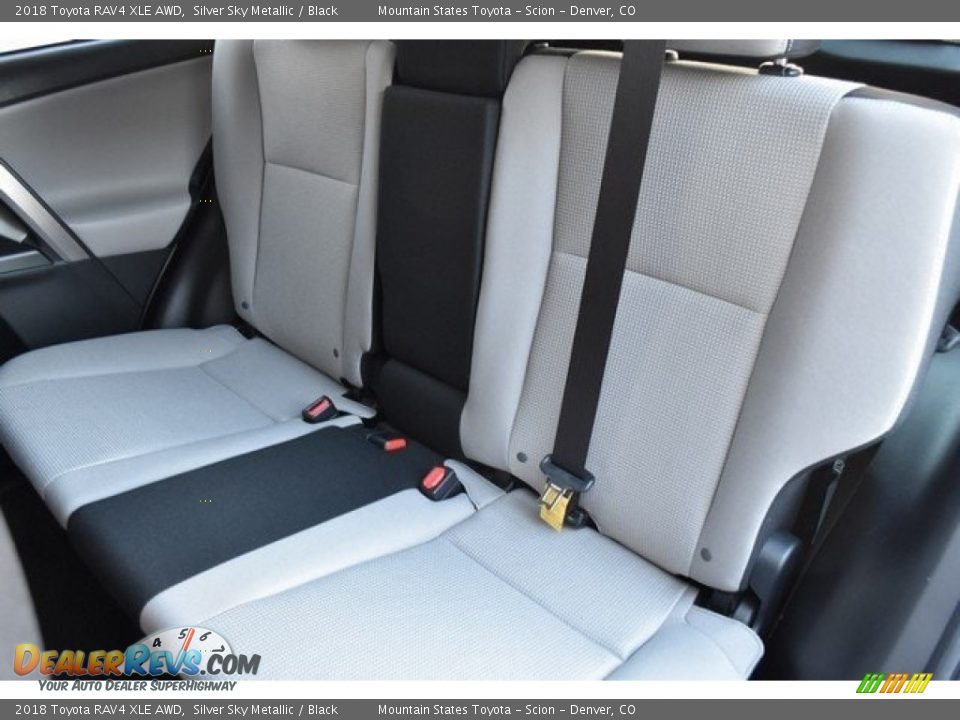2018 Toyota RAV4 XLE AWD Silver Sky Metallic / Black Photo #7