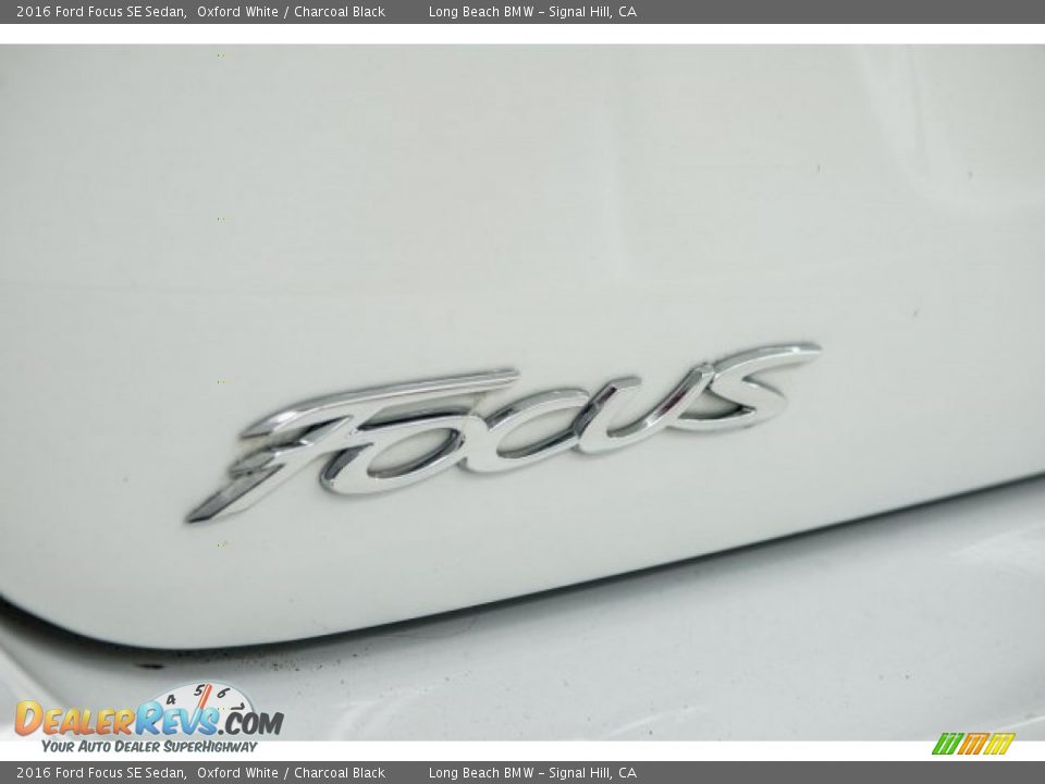 2016 Ford Focus SE Sedan Oxford White / Charcoal Black Photo #6