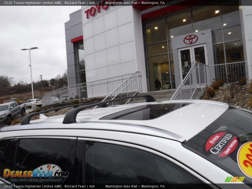 2016 Toyota Highlander Limited AWD Blizzard Pearl / Ash Photo #5