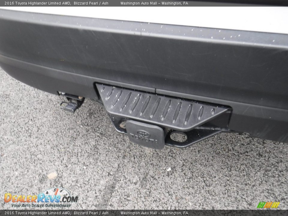 2016 Toyota Highlander Limited AWD Blizzard Pearl / Ash Photo #11