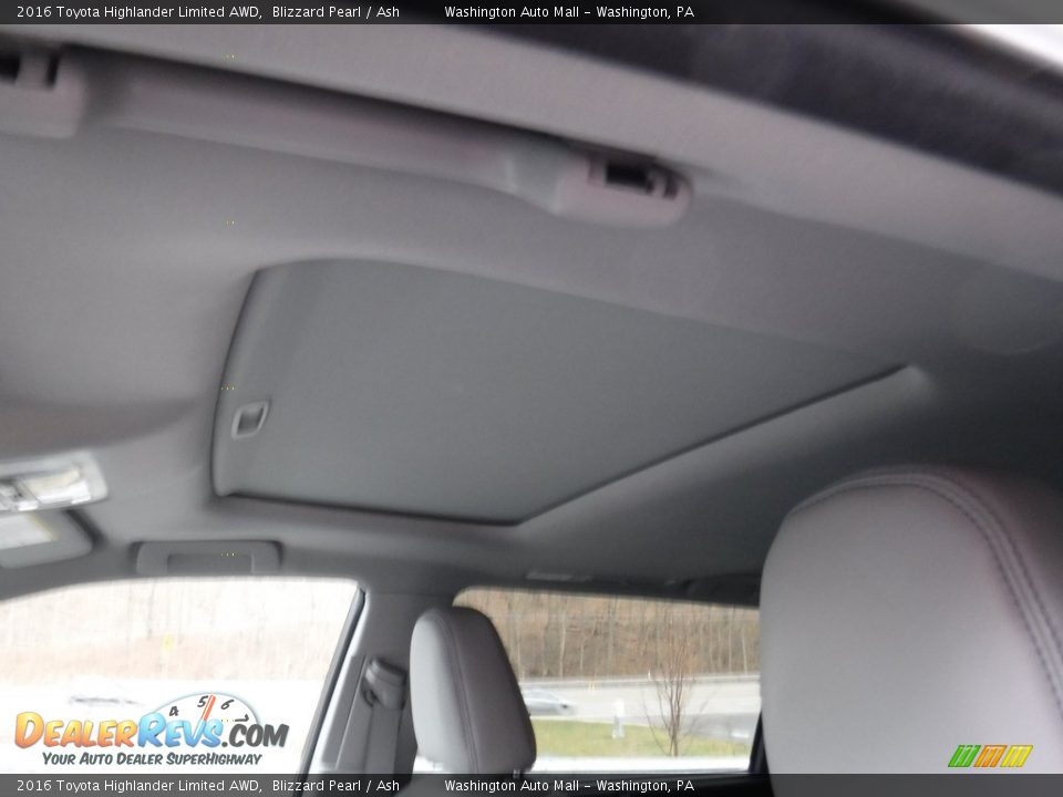 2016 Toyota Highlander Limited AWD Blizzard Pearl / Ash Photo #13