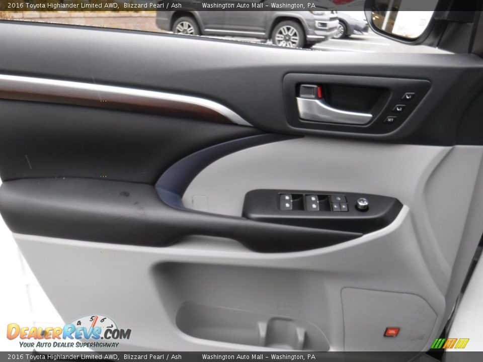 2016 Toyota Highlander Limited AWD Blizzard Pearl / Ash Photo #18