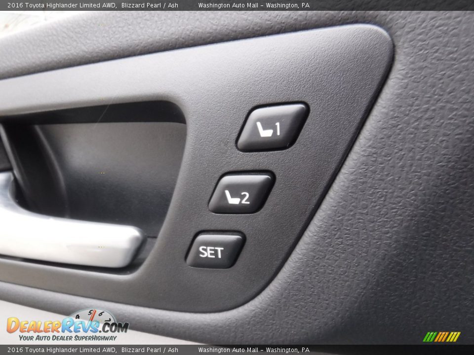 2016 Toyota Highlander Limited AWD Blizzard Pearl / Ash Photo #20