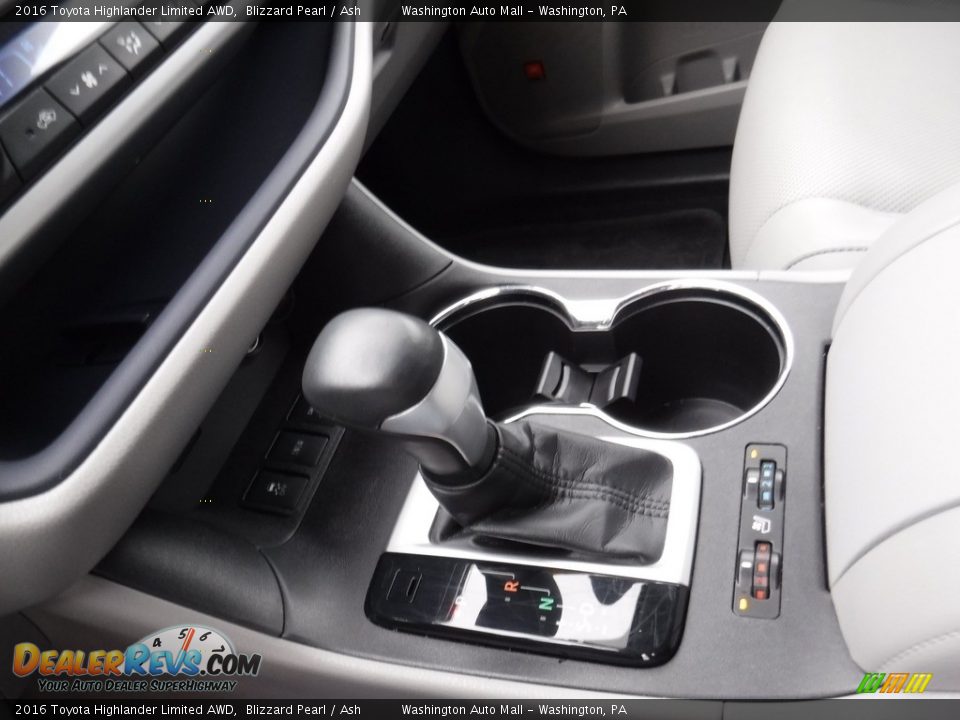 2016 Toyota Highlander Limited AWD Blizzard Pearl / Ash Photo #23