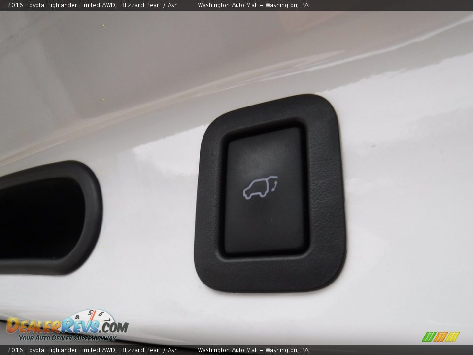 2016 Toyota Highlander Limited AWD Blizzard Pearl / Ash Photo #33
