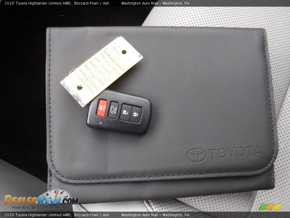 2016 Toyota Highlander Limited AWD Blizzard Pearl / Ash Photo #34