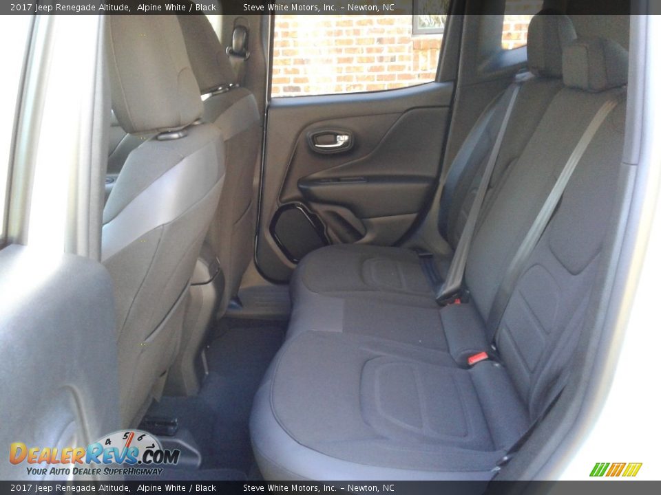 2017 Jeep Renegade Altitude Alpine White / Black Photo #11