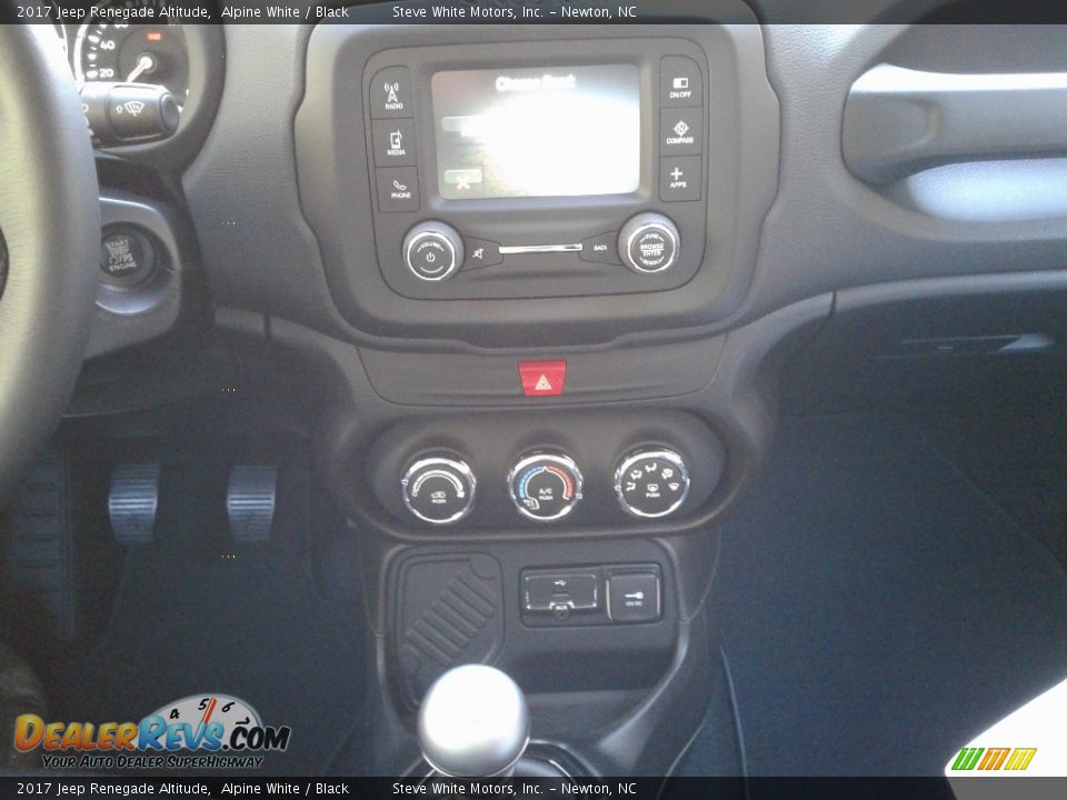 2017 Jeep Renegade Altitude Alpine White / Black Photo #23