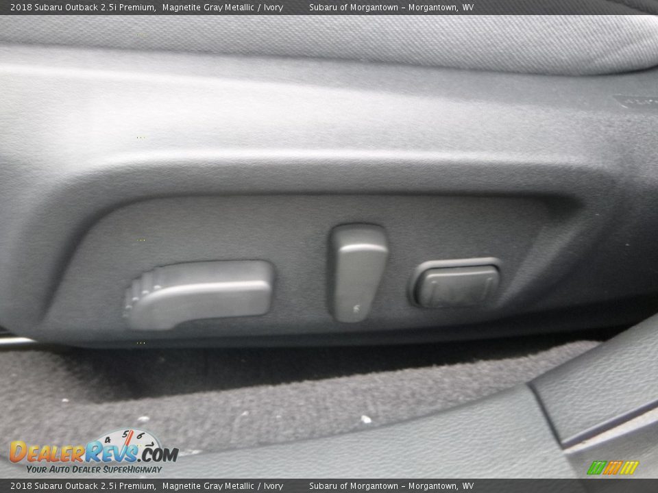 2018 Subaru Outback 2.5i Premium Magnetite Gray Metallic / Ivory Photo #17