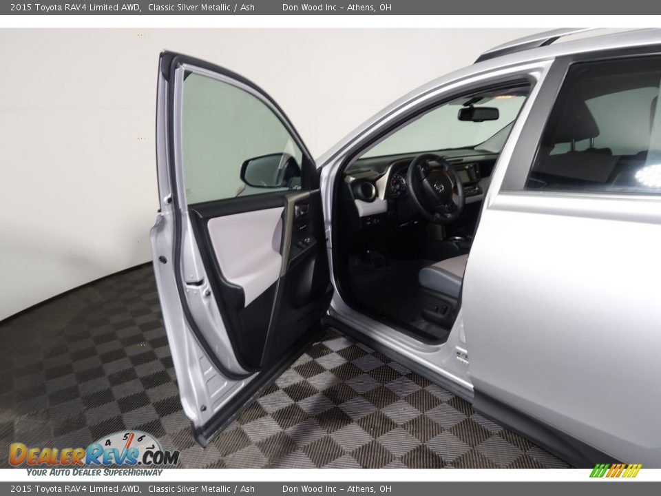 2015 Toyota RAV4 Limited AWD Classic Silver Metallic / Ash Photo #26