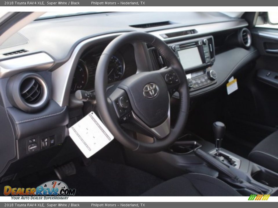 2018 Toyota RAV4 XLE Super White / Black Photo #12