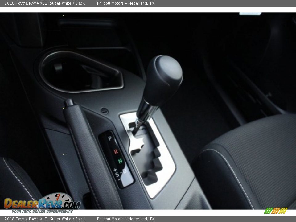 2018 Toyota RAV4 XLE Super White / Black Photo #17