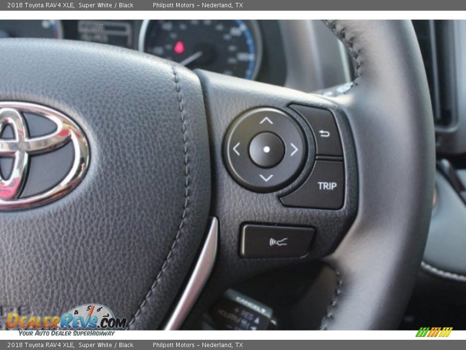 2018 Toyota RAV4 XLE Super White / Black Photo #19