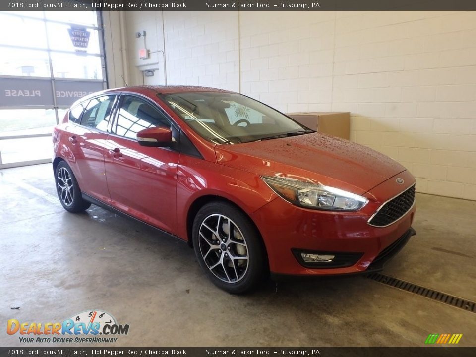 Front 3/4 View of 2018 Ford Focus SEL Hatch Photo #1
