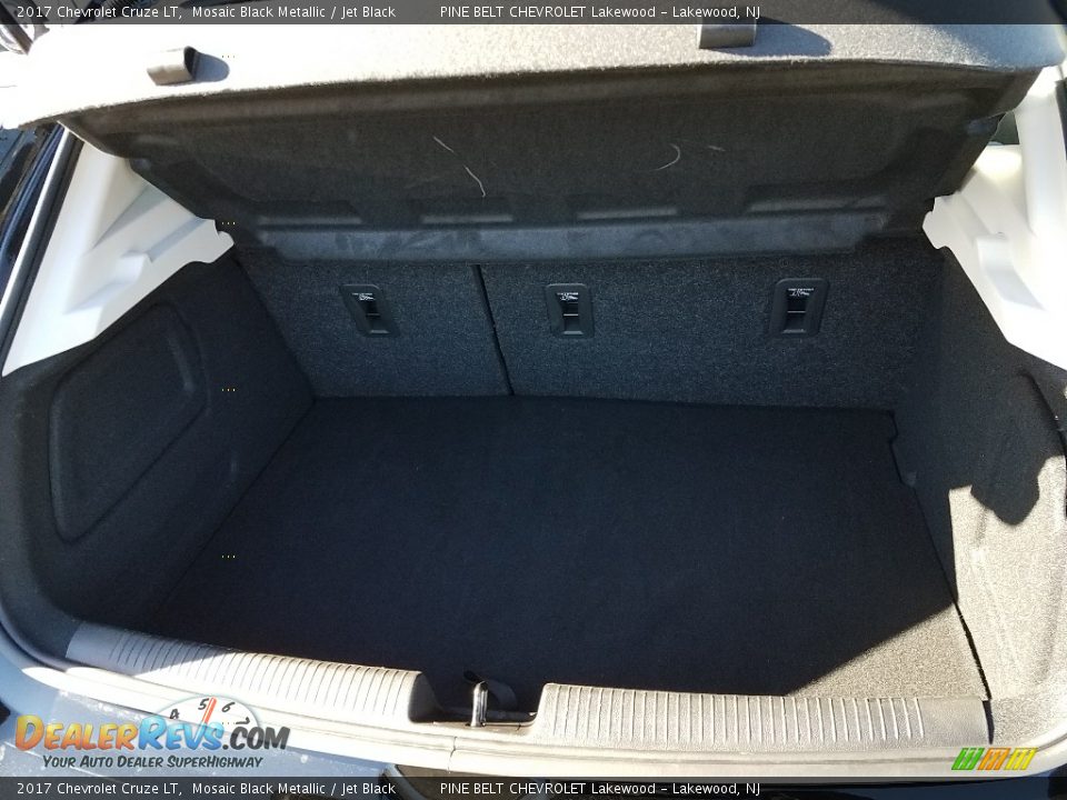 2017 Chevrolet Cruze LT Mosaic Black Metallic / Jet Black Photo #10