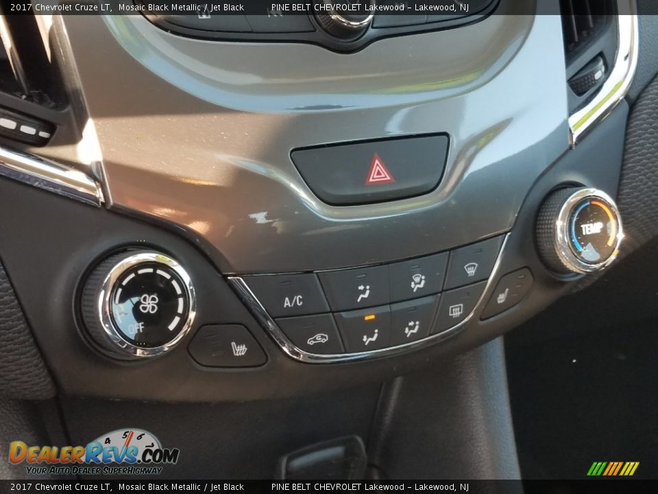 2017 Chevrolet Cruze LT Mosaic Black Metallic / Jet Black Photo #13