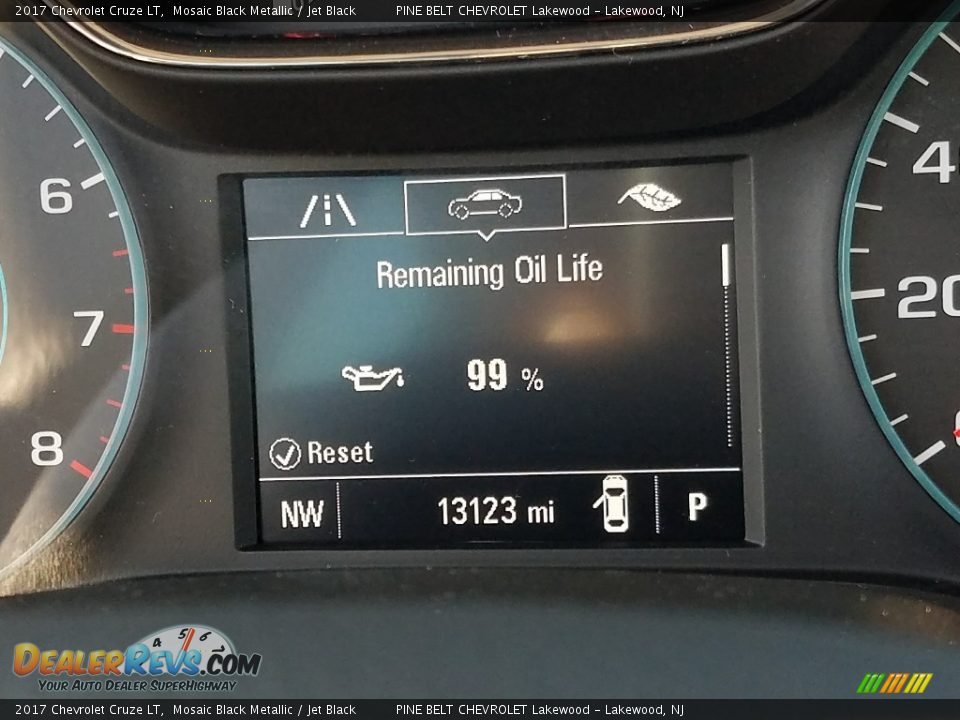 2017 Chevrolet Cruze LT Mosaic Black Metallic / Jet Black Photo #15