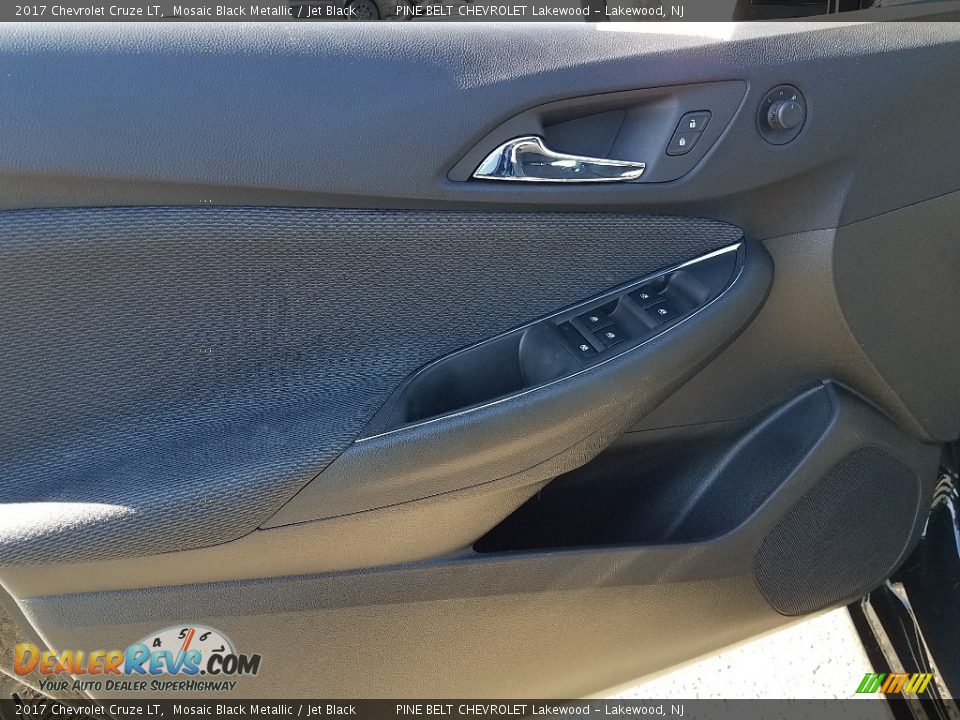 2017 Chevrolet Cruze LT Mosaic Black Metallic / Jet Black Photo #18