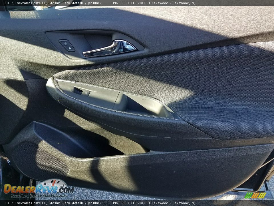 2017 Chevrolet Cruze LT Mosaic Black Metallic / Jet Black Photo #27