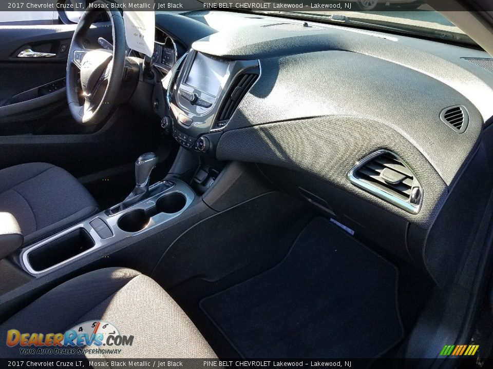 2017 Chevrolet Cruze LT Mosaic Black Metallic / Jet Black Photo #28