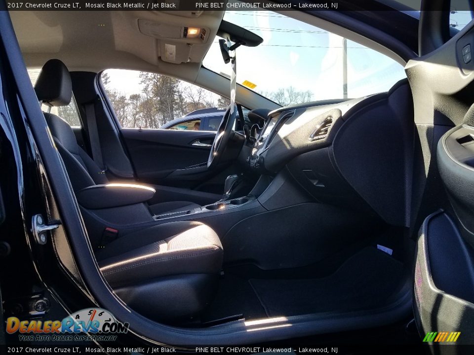 2017 Chevrolet Cruze LT Mosaic Black Metallic / Jet Black Photo #29