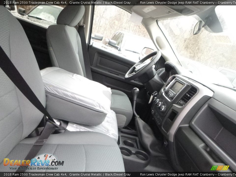 2018 Ram 2500 Tradesman Crew Cab 4x4 Granite Crystal Metallic / Black/Diesel Gray Photo #9