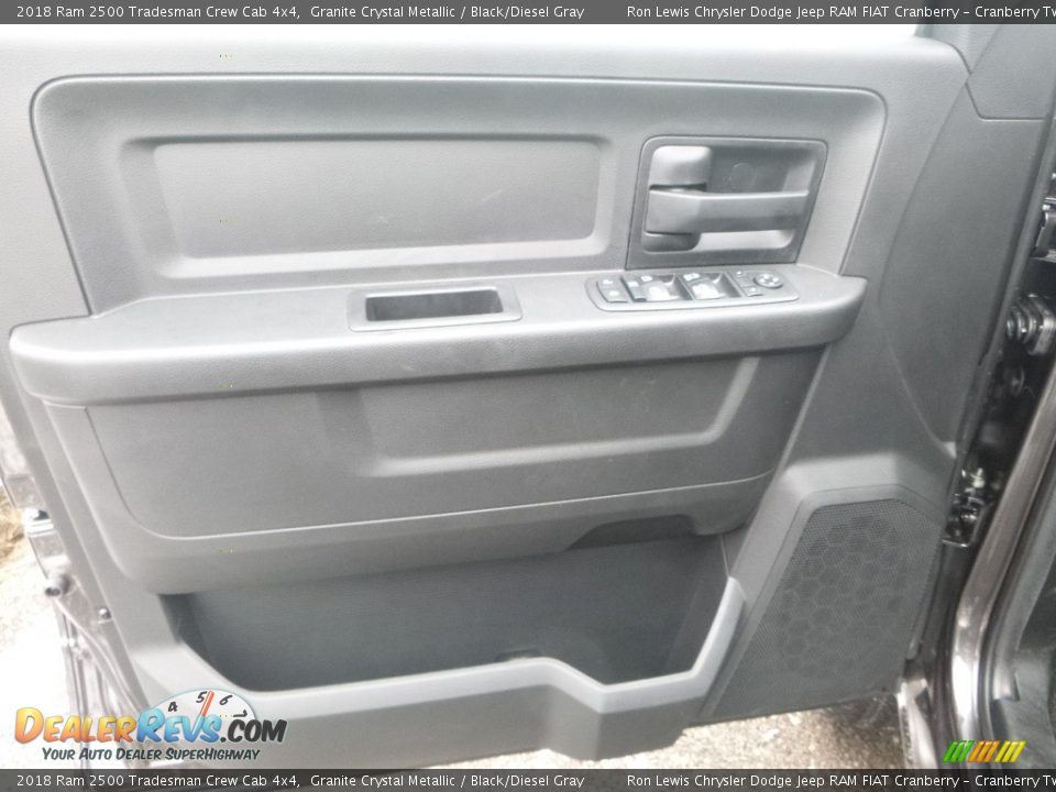 2018 Ram 2500 Tradesman Crew Cab 4x4 Granite Crystal Metallic / Black/Diesel Gray Photo #12