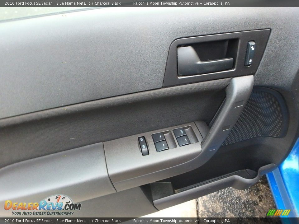 2010 Ford Focus SE Sedan Blue Flame Metallic / Charcoal Black Photo #19