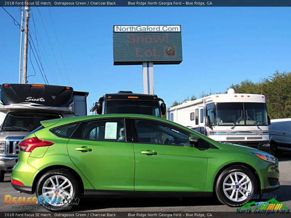 2018 Ford Focus SE Hatch Outrageous Green / Charcoal Black Photo #6