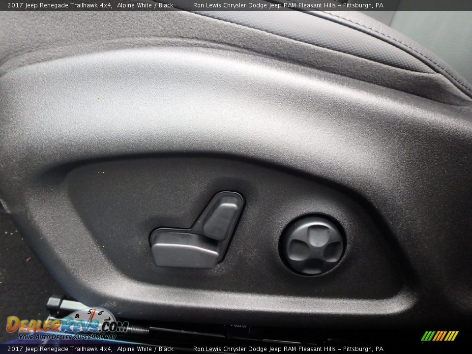 2017 Jeep Renegade Trailhawk 4x4 Alpine White / Black Photo #15